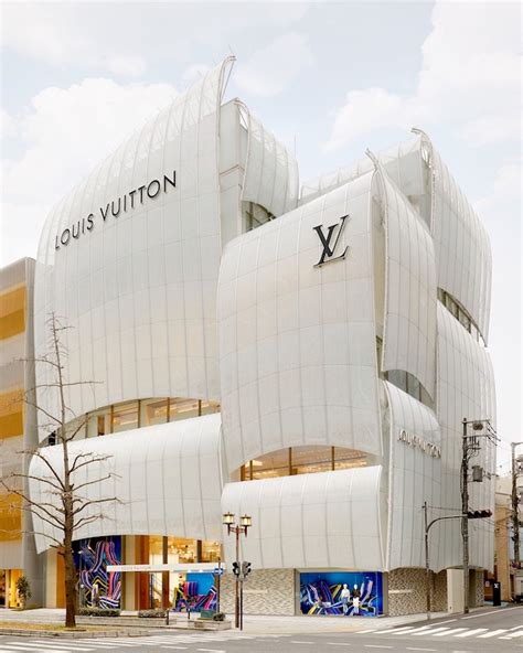 louis vuitton cafe and restaurant|louis vuitton restaurant locations.